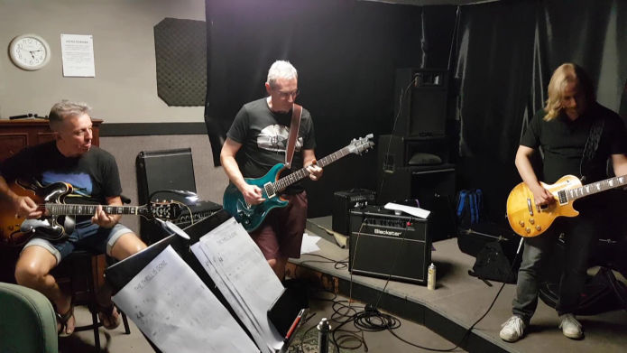 BLUES JAM FOR INTERMEDIATE PLAYERS